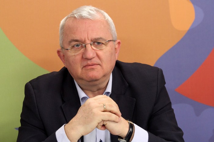 Мястото на бежанците може да бъде в хотелите само временно